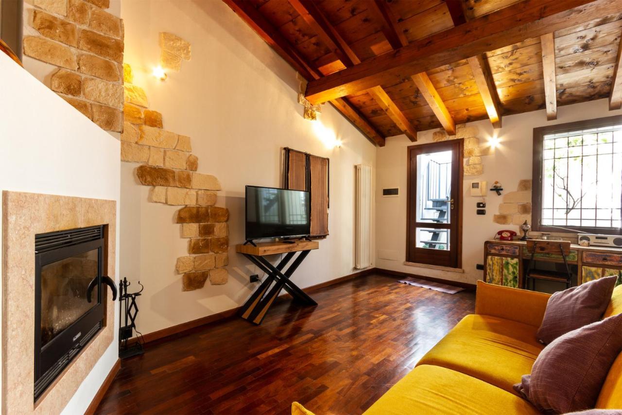 La Terrazza Apartment - Smart Holiday Mantua Dış mekan fotoğraf